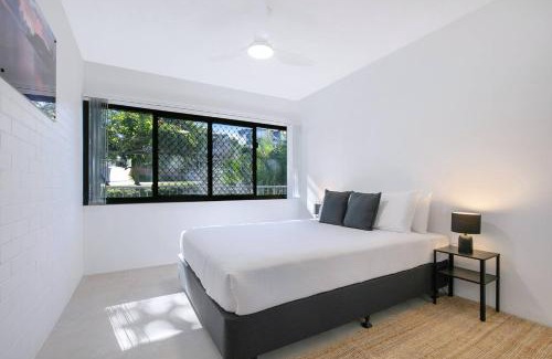 Red Hill Apartment | Leafy Corner - Simple Stay near Brisbane River and CBD