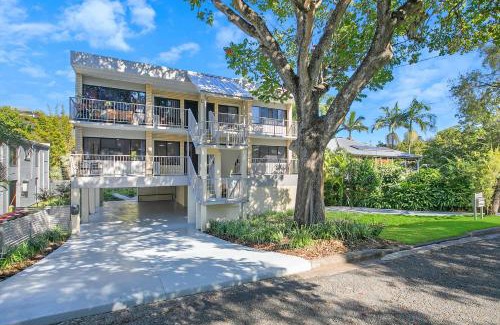 Red Hill Apartment | Leafy Corner - Simple Stay near Brisbane River and CBD