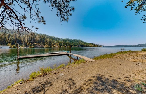 Harrison House | Leaning Pine Point at Half Round Bay