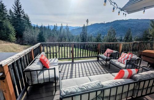 Leavenworth House | Leavenworth Mountain View Alpine Escape