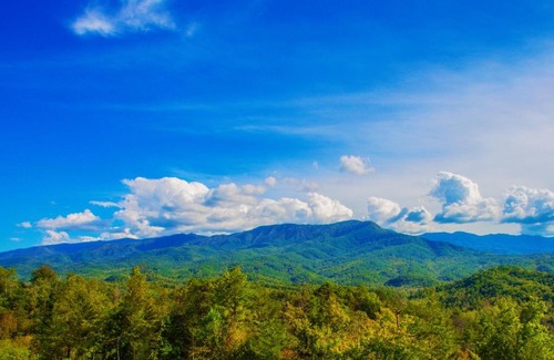 Pittman Center Ski Chalet | Leconte Mountain Breeze