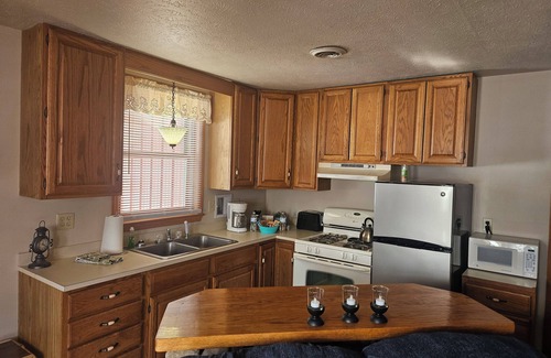 Bristolville House | Ledgestone Farms-Quiet Country Apartment