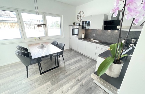 Wremen Apartment | Lee-Modern newly built apartment near the beach *Wallbox*