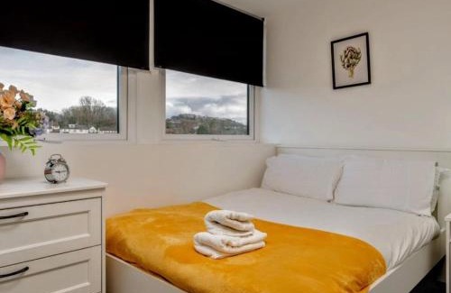 Yeadon Apartment | Leeds 2-Bed Flat by Brookland Stays Serviced Short Lets with Free WiFi
