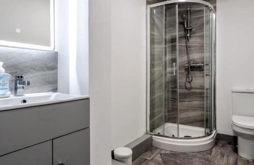 Yeadon Apartment | Leeds 2-Bed Flat by Brookland Stays Serviced Short Lets with Free WiFi