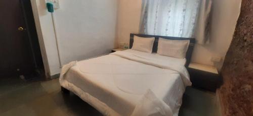 Panchgani Villa | Leela Villa - Ancient Redstone Escape