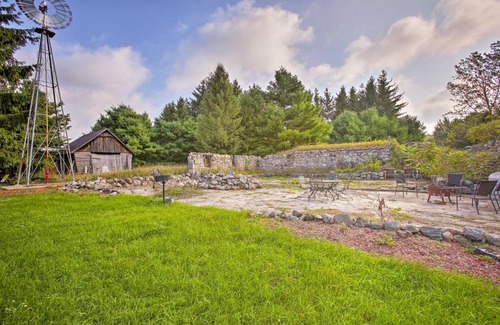 Suttons Bay House | Leelanau Country Cottage about 4 Mi to Suttons Bay!