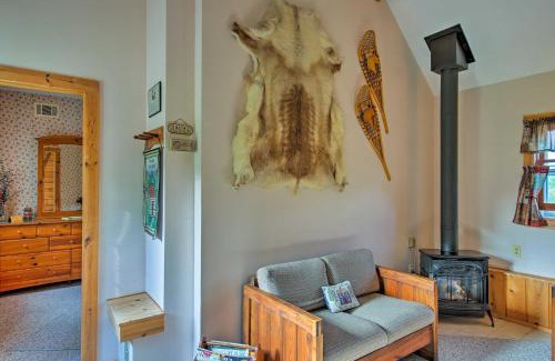 Suttons Bay House | Leelanau Country Cottage about 4 Mi to Suttons Bay!