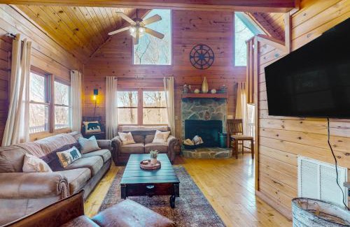 Cherry Log House | Leeny’s Lodge