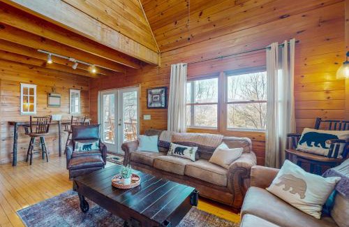 Cherry Log House | Leeny’s Lodge
