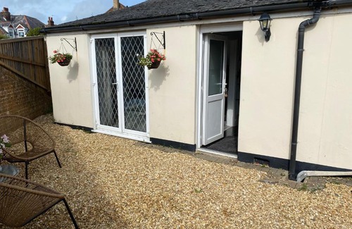 Totland Bay Apartment | Leeward Lodge
