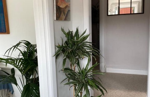 Totland Bay Apartment | Leeward Lodge
