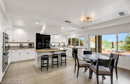 Green Valley House | Legacy Golf Frontage Luxury HomenHTD POOL/SPA,BBQ nFirePit,Sundeck,10 min Strip!