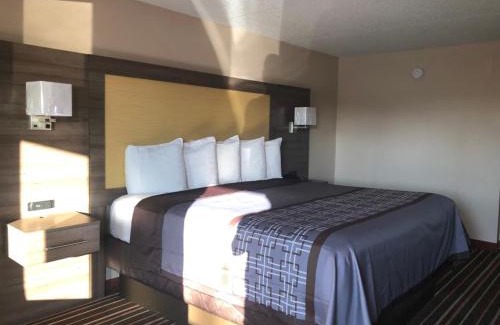 Gallatin Hotel | Legacy Inn - Gallatin