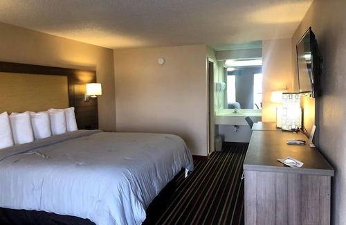 Gallatin Hotel | Legacy Inn Sumner