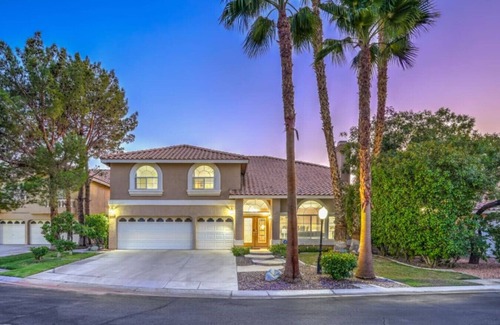 Green Valley House | Legacy Island | Las Vegas Golf Course Pool Villa