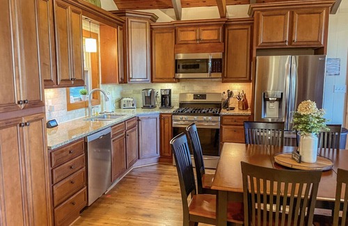 Blowing Rock House | Legacy View Lodge: Amazing View, 2 Kitchens, Near Parkway, Game Room, & Hot Tub