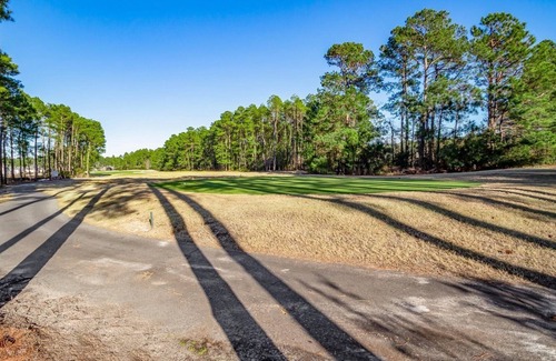 Red Hill Apartment | Legends Golf and Beach ESCAPE!
