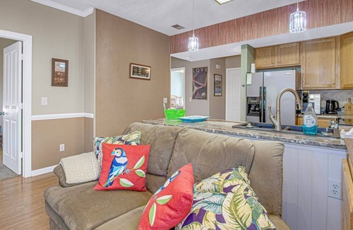 Red Hill Apartment | Legends Golf and Beach ESCAPE!