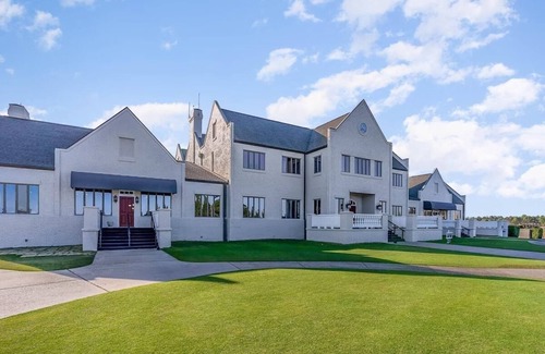 Red Hill Condo | Legends Golf Resort Condo Located Next to Ailsa Pub!