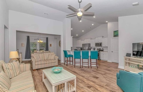 Red Hill House | Legends Resort Home | Golf + Family Stay