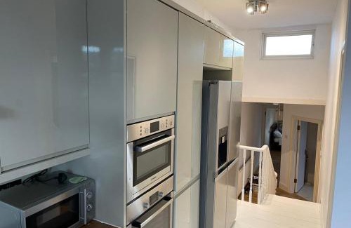 Harlesden Apartment | Leghorn Apartment