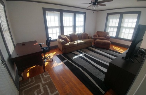 Tallahassee House | Legislative Session Downtown Upstairs Guesthouse
