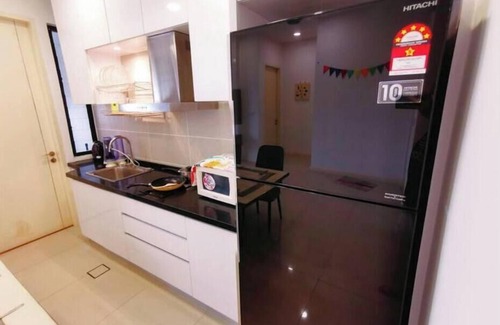 Medini Apartment | Legoland-Hapy Sunshine Suit-2B2R-3min wlk-Lakeview