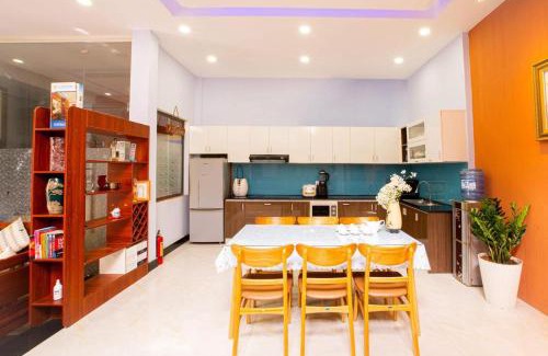 Phuong 15 House | Leila House - DaNang Central - 3BRs - Free Airport Shuttle