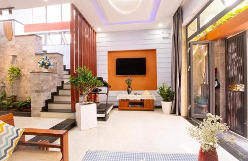 Phuong 15 House | Leila House - DaNang Central - 3BRs - Free Airport Shuttle