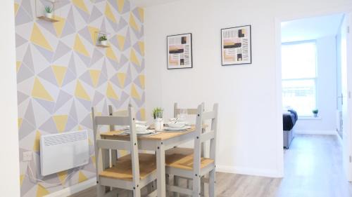 Bedford Apartment | Leisure & Contractors - Stylish Town Centre Apartment with Free Parking