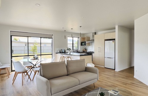 Lake Hayes House | Leisure Holiday Home Lake Hayes Easte Queenstown