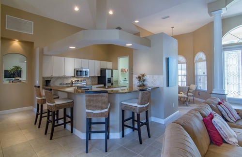 Yacht Club Villa | Leisure living in the Yacht Club, one of Cape Coral's most desirable locations
