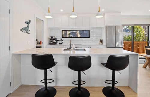 Waihi Beach House | Leisure on Leo Summar