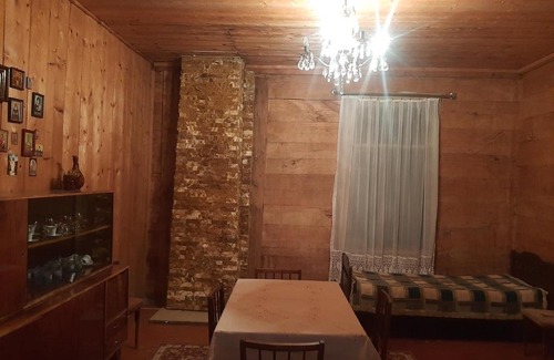 Ambrolauri House | Lela's Hotel