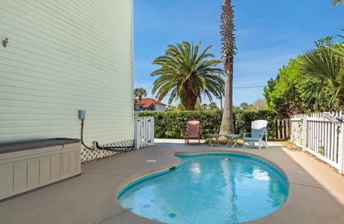 Crystal Shores Villa | Lemon Drop Inn - 1938195