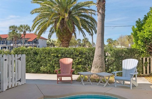 Crystal Shores Villa | Lemon Drop Inn - 1938195