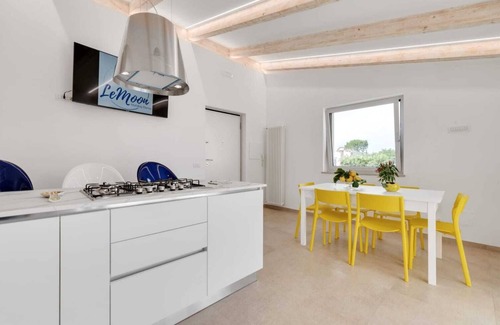 Massa Lubrense Apartment | LeMoon Holiday Home x7 with Terrace and Parking