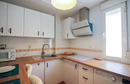 Los Llanos Apartment | Lentiscares 118. Two rooms with access to the pool.