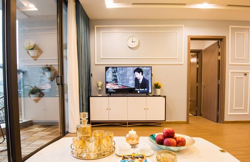 Ngoc Khanh Apartment | Leo House Vinhomes Metropolis Apartment