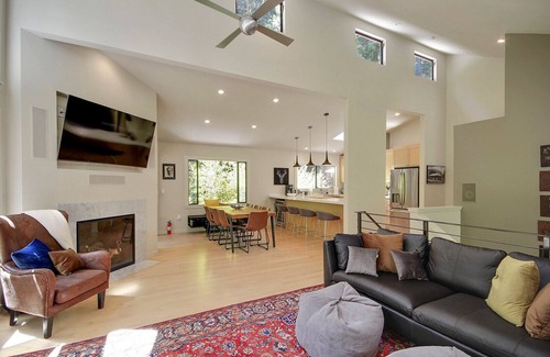 Cazadero House | Leo's Lodge ~ Poolside Retreat, Private yet close to Town!