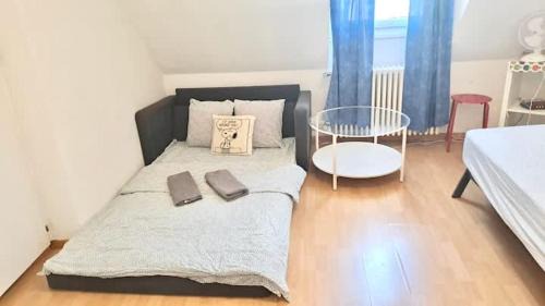 Center Apartment | Leon Studio Steps from Zurich HB Station