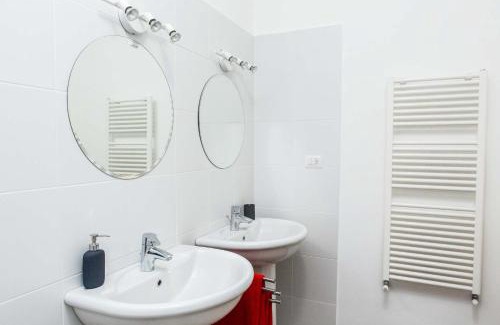 Castelletto House | Leone X Genova Affittacamere