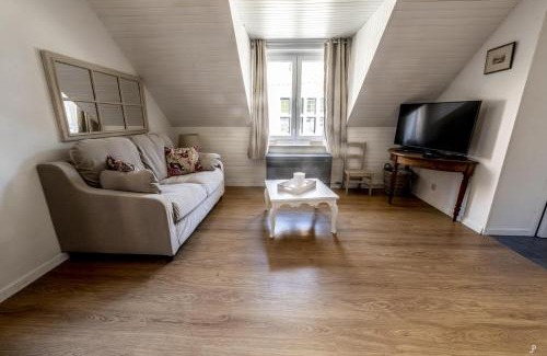 Dinant Apartment | Les 3 chapeaux Dinant 6p Les canotiers 4p avec terrasse Le melon 2p SANS terrasse