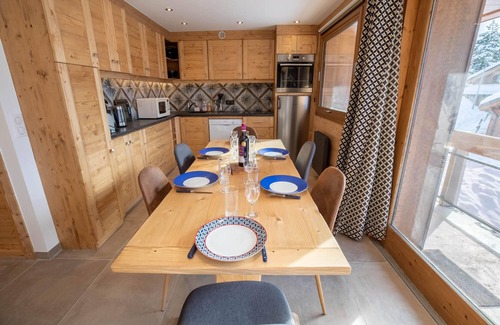 Meribel Apartment | Les 3 Marches A1 nice refurbished apartment in Morel