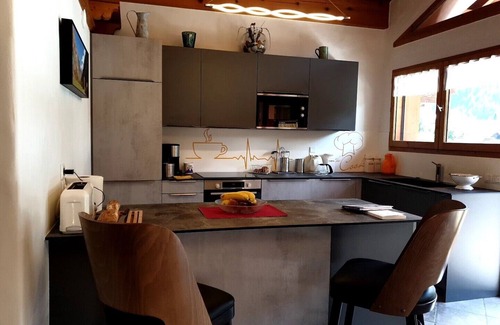 Bozel Apartment | "Les Barmés" 8Pers Fireplace Terrace Private garage & parking CENTRE STATION