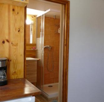 La Rochegiron Bed & Breakfast | Les bois rouges