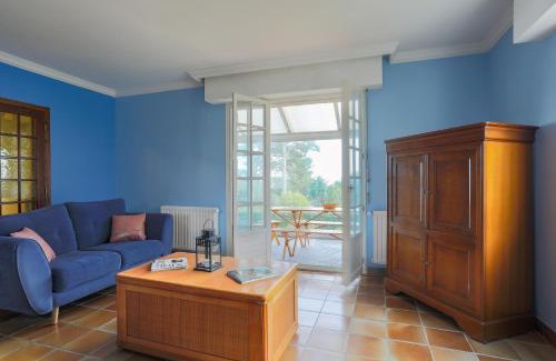 Locquirec House | Les Camelias