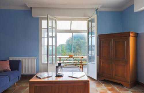 Locquirec House | Les Camelias