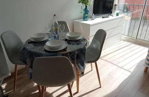 Fos-sur-Mer Apartment | les Carabins, Clim, Parking, Commerce